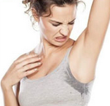 青岛皮肤病医院#狐臭的掩盖方法，腋臭的发生原因